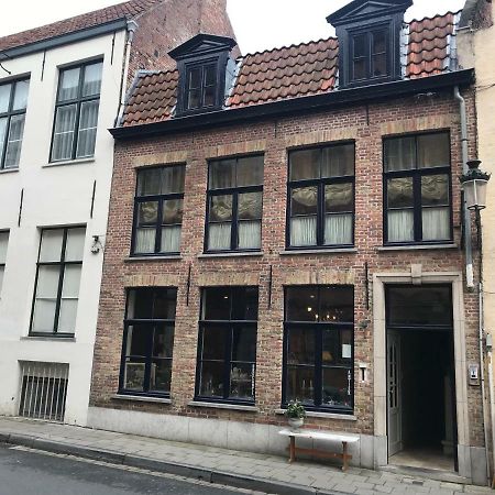 Guesthouse Dijver - Serene Escape In The Heart Of Historic بروج المظهر الخارجي الصورة